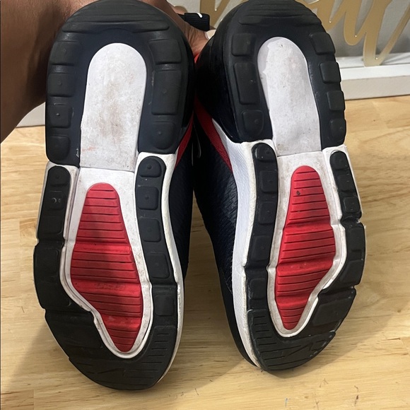 Nike Kids Sneakers - Black and Red - Picture 4 of 10